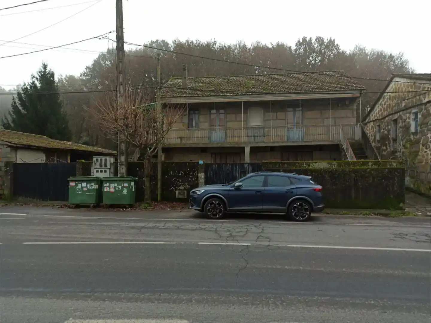 Außenansicht von Country house zum Verkauf in A Merca   mit Balkon