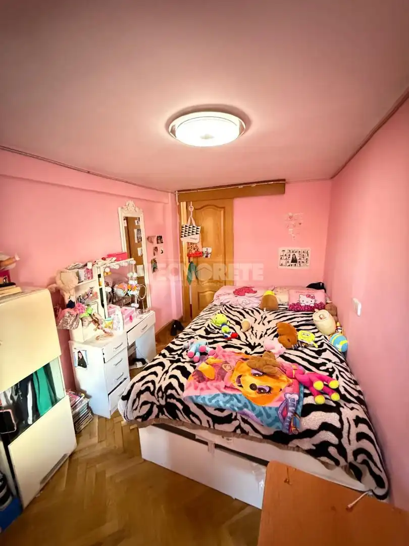 Habitación de Piso en venta en Madrid con Calefacción y Parquet