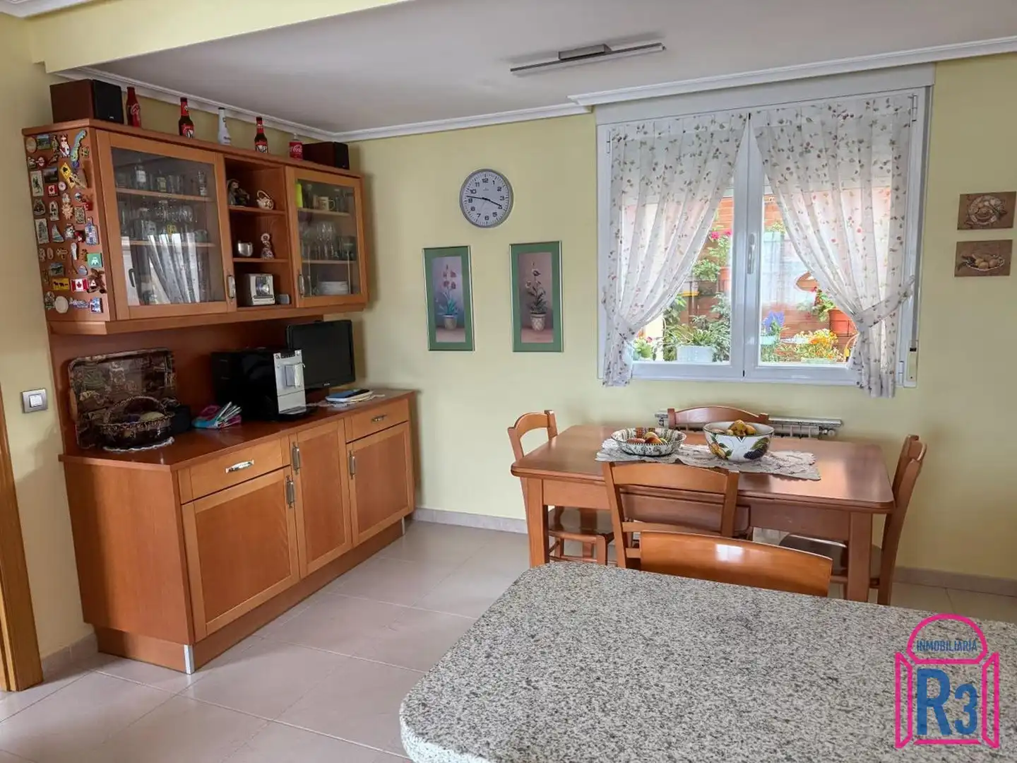 Cocina de Casa adosada en venta en San Andrés del Rabanedo con Calefacción y Amueblado