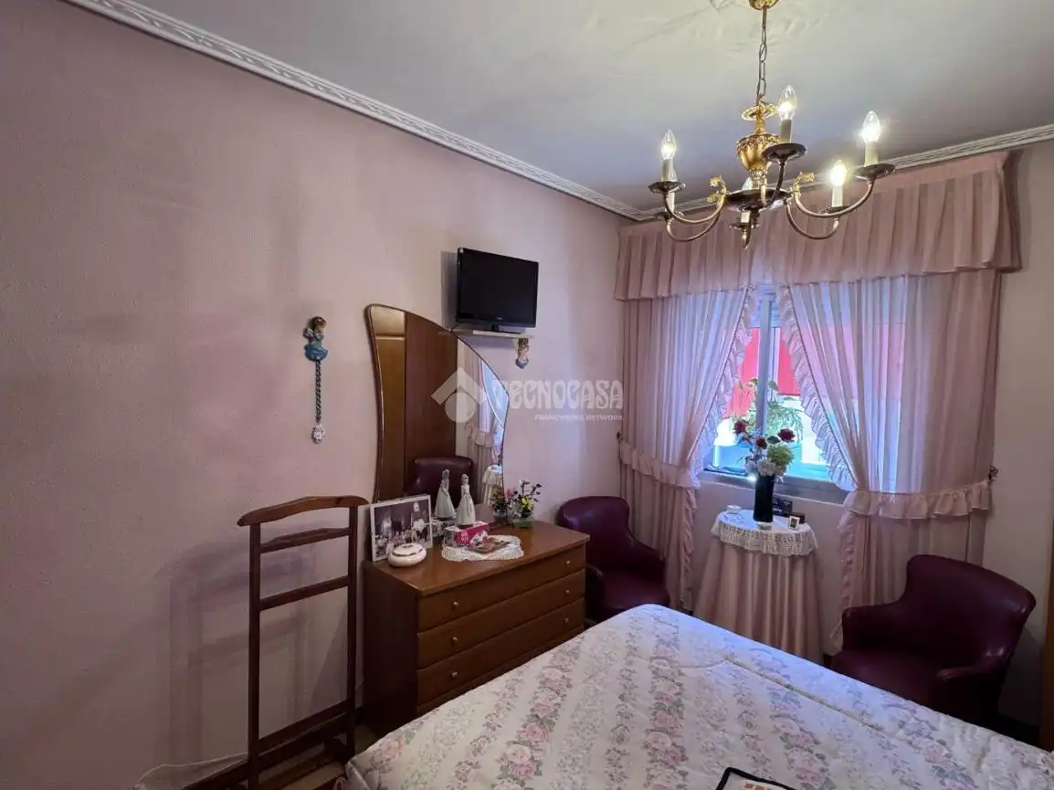 Habitación de Piso en venta en León Capital  con Calefacción, Parquet y Trastero