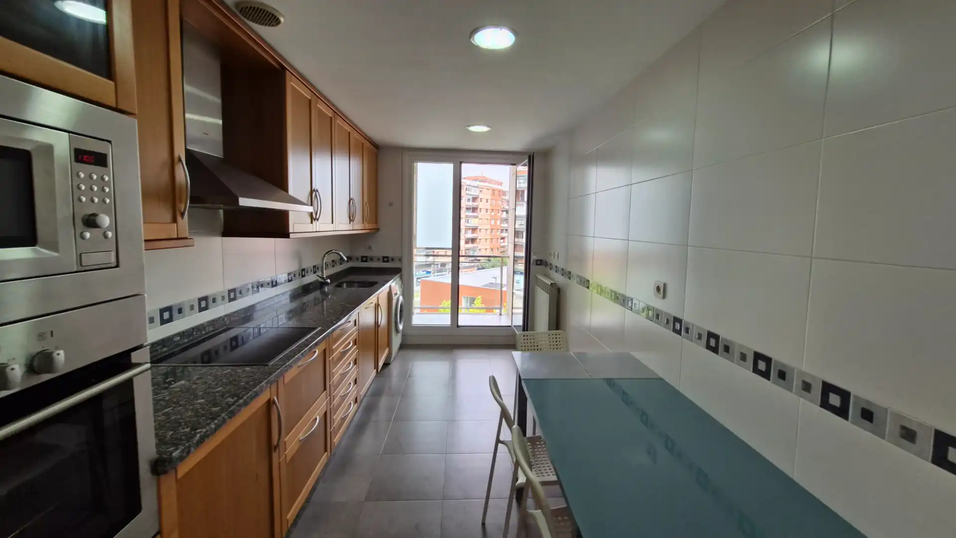 Flat with terrace to rent in Ibaiondo, imagen 7