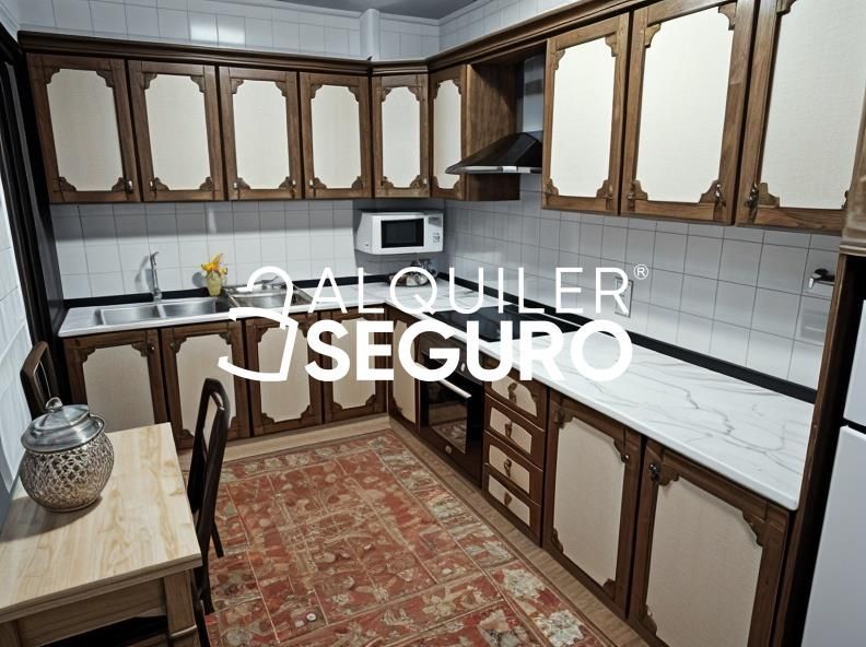 Kitchen of Flat to rent in  Sevilla Capital  with Air Conditioner and Furnished