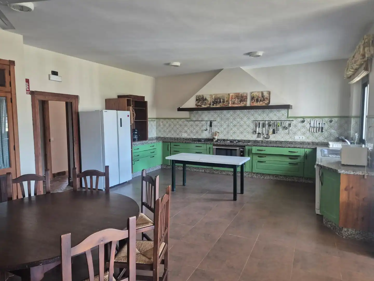 Cuina de Finca rústica en venda en Puerto Serrano amb Aire condicionat, Calefacció i Jardí privat