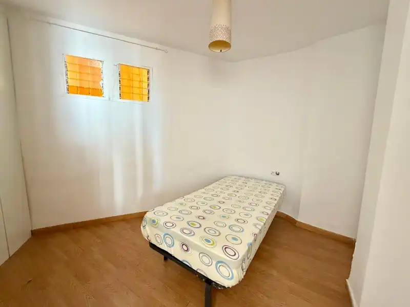 Dormitori de Pis en venda en Torremolinos amb Aire condicionat i Moblat