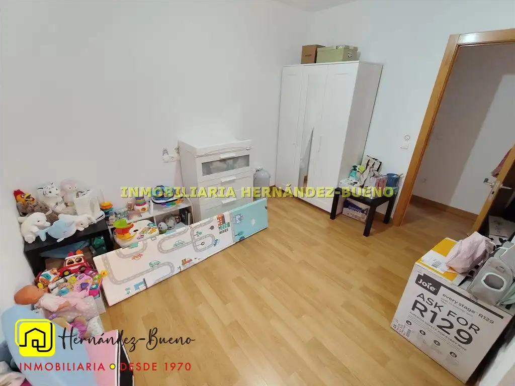 Piso en venta en Moriscos con Calefacción y Terraza