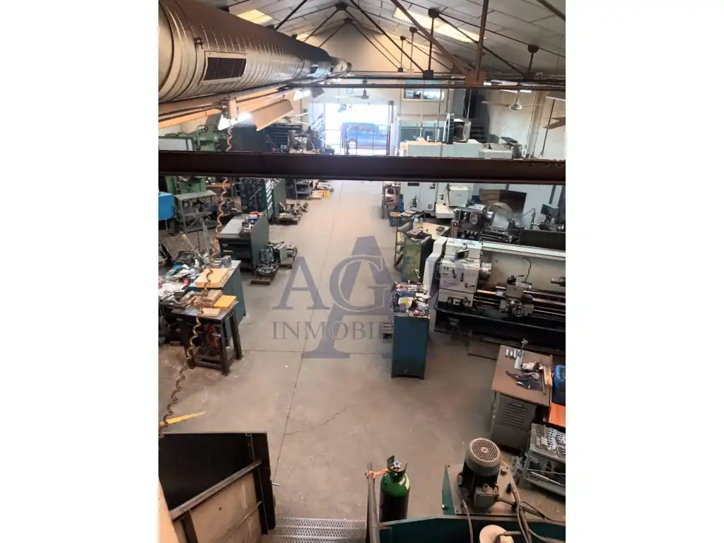 Nau industrial en venda en Sabadell