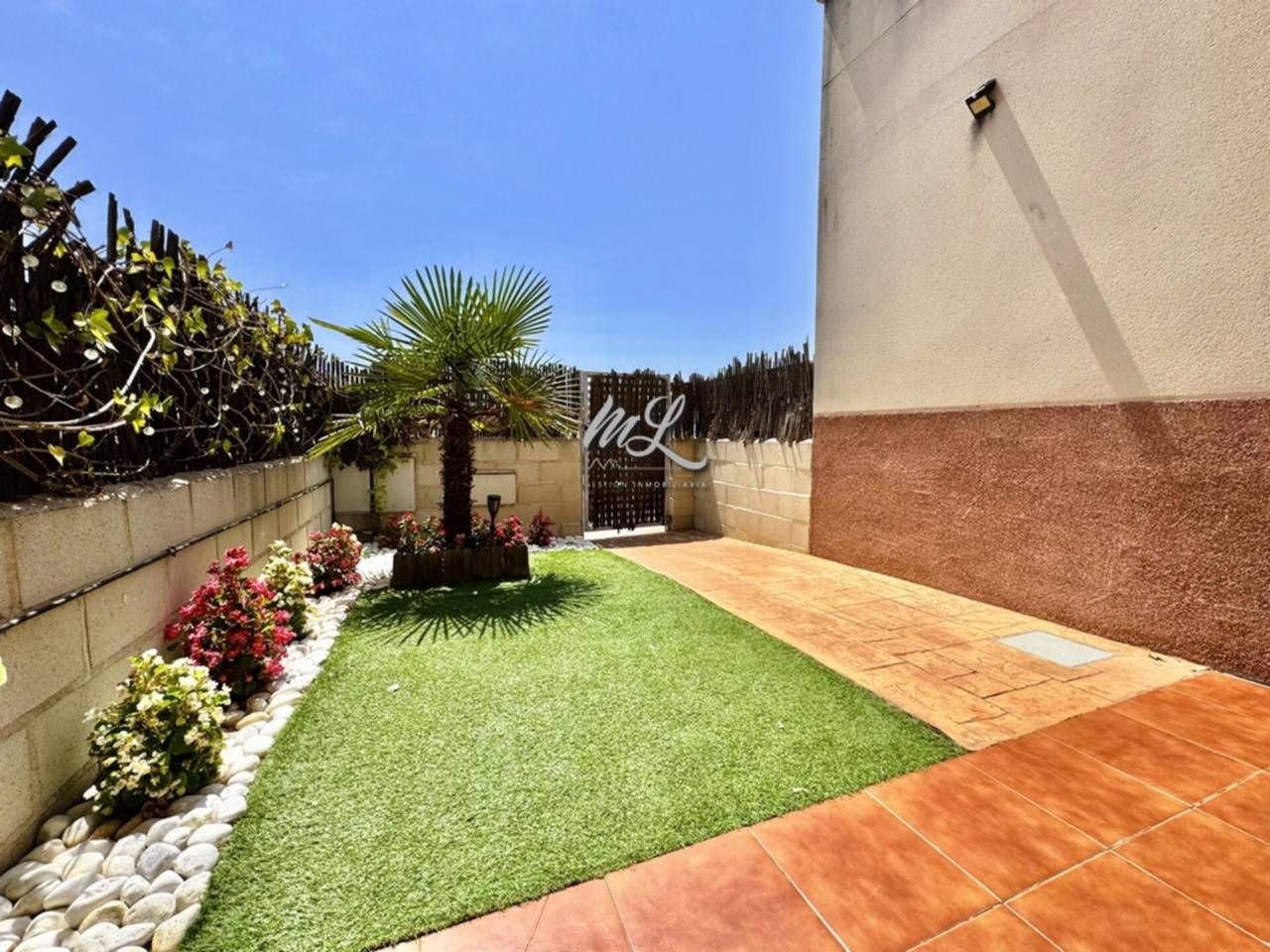 Jardí de Casa adosada en venda en Las Ventas de Retamosa amb Calefacció, Jardí privat i Terrassa