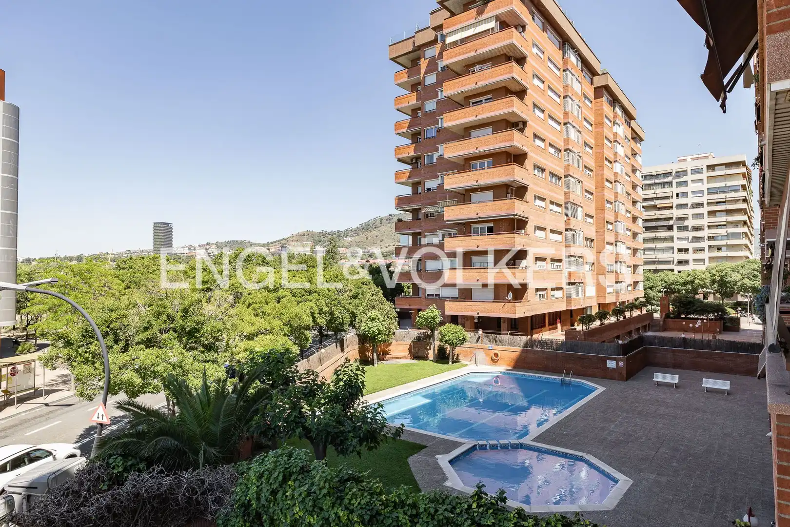 Vista exterior de Piso en venta en Barcelona con Aire acondicionado, Calefacción y Piscina