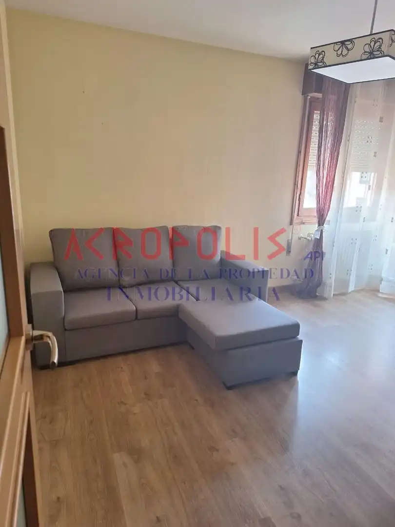 Living room of Flat for rent in Benavente  with Terrace and Furnished