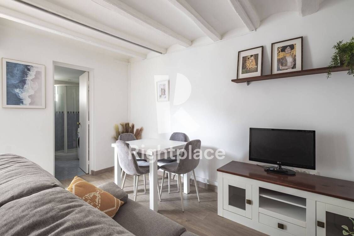 Living room of Apartment for sale in  Barcelona Capital  with Air Conditioner, Heating and Furnished