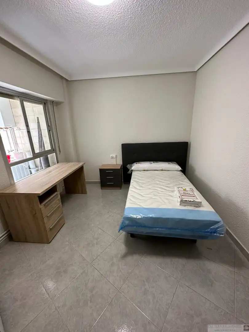 Habitación de Piso en venta en Albacete con Balcón