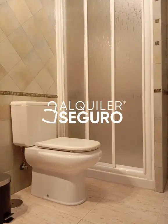 Baño de Piso de alquiler en Telde con Trastero y Amueblado