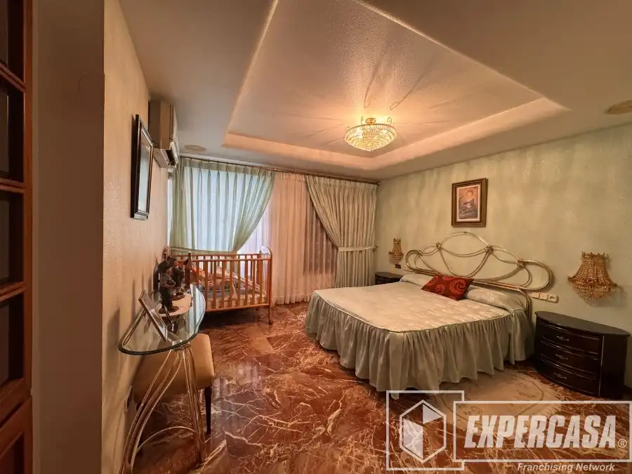Habitación de Casa o chalet en venta en Burjassot con Aire acondicionado, Calefacción y Terraza