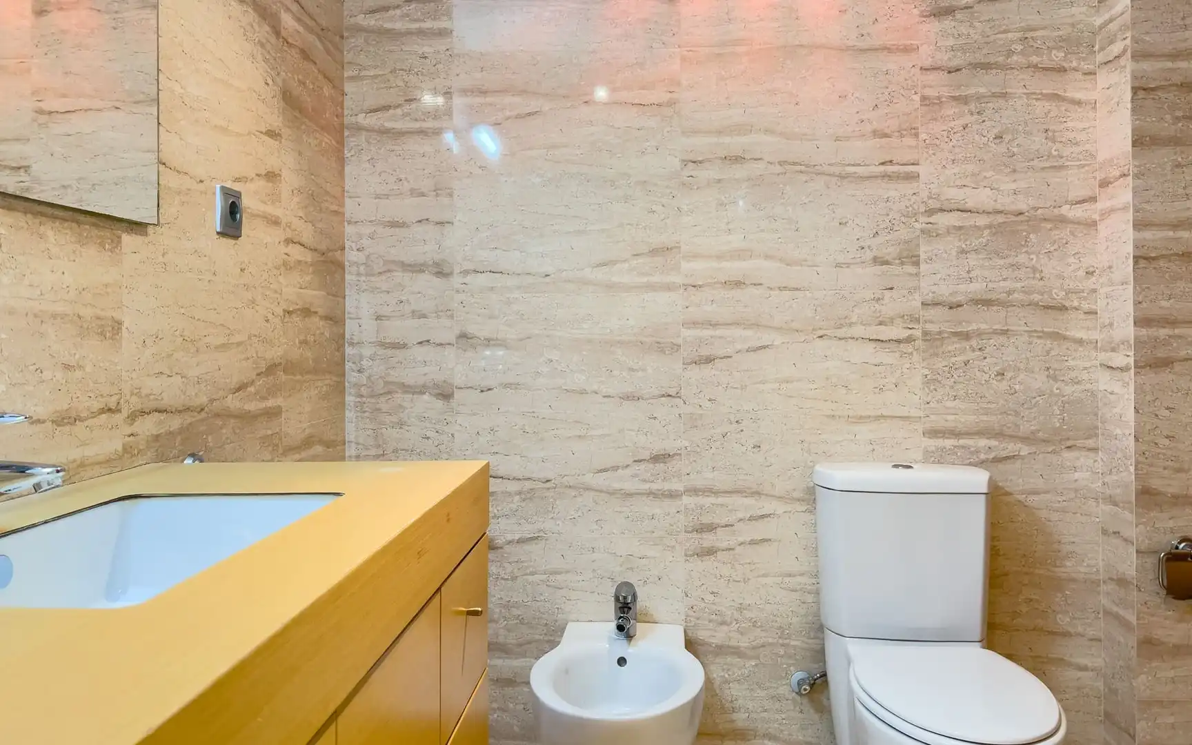 Bathroom of Flat for sale in Sabadell  with Terrace