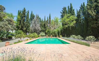 Jardí de Finca rústica en venda en Archidona amb Aire condicionat i Piscina