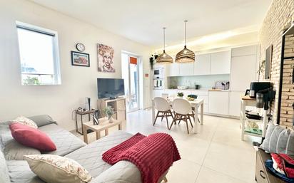 Living room of Flat for sale in  Valencia Capital  with Terrace and Furnished
