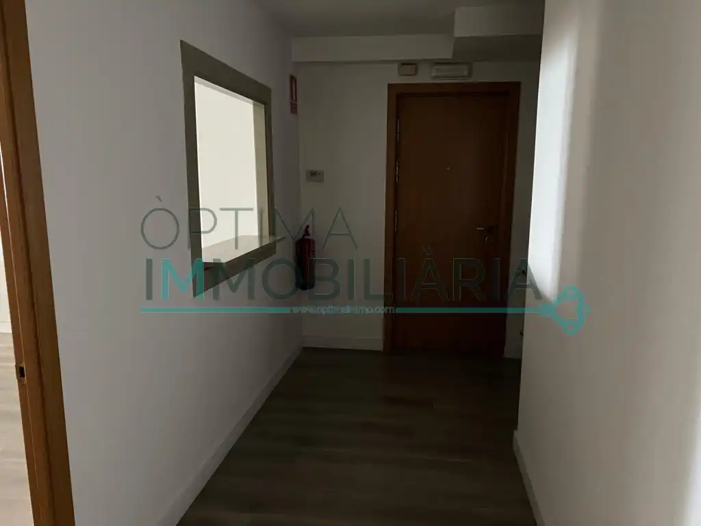 Business premises to rent in AD200, imagen 2