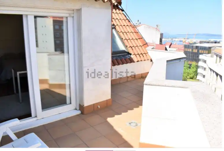 Vista exterior de Dúplex en venda en Vigo  amb Calefacció, Parquet i Terrassa
