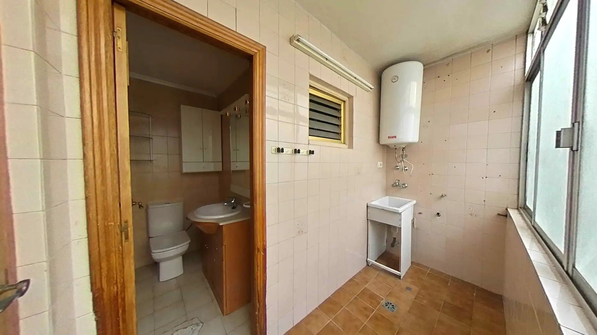Badezimmer von Wohnungen zum Verkauf in Elche / Elx mit Klimaanlage und Balkon