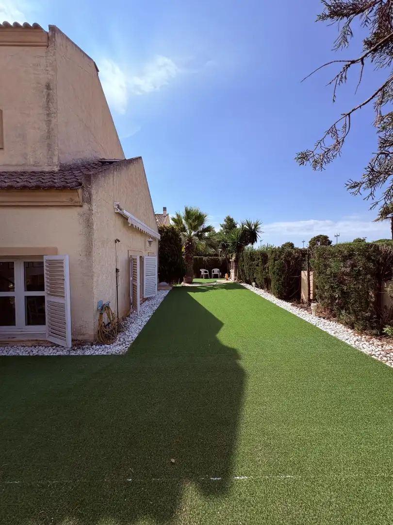 Jardín de Casa adosada en venta en Rocafort con Aire acondicionado, Calefacción y Jardín privado