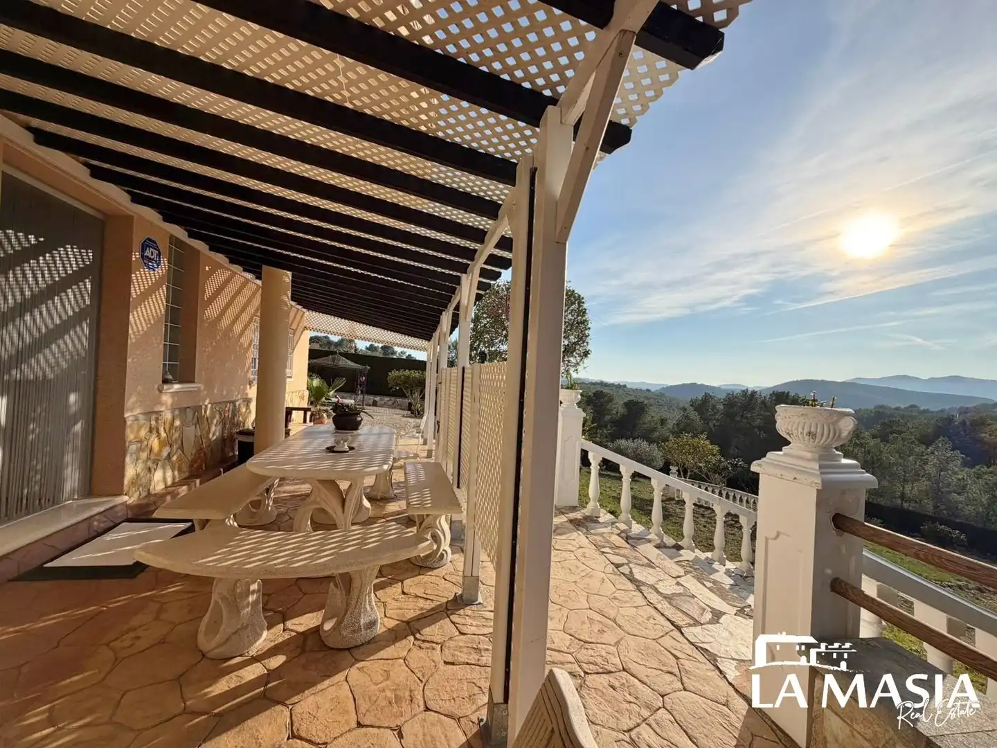 House with garden for sale in Olivella