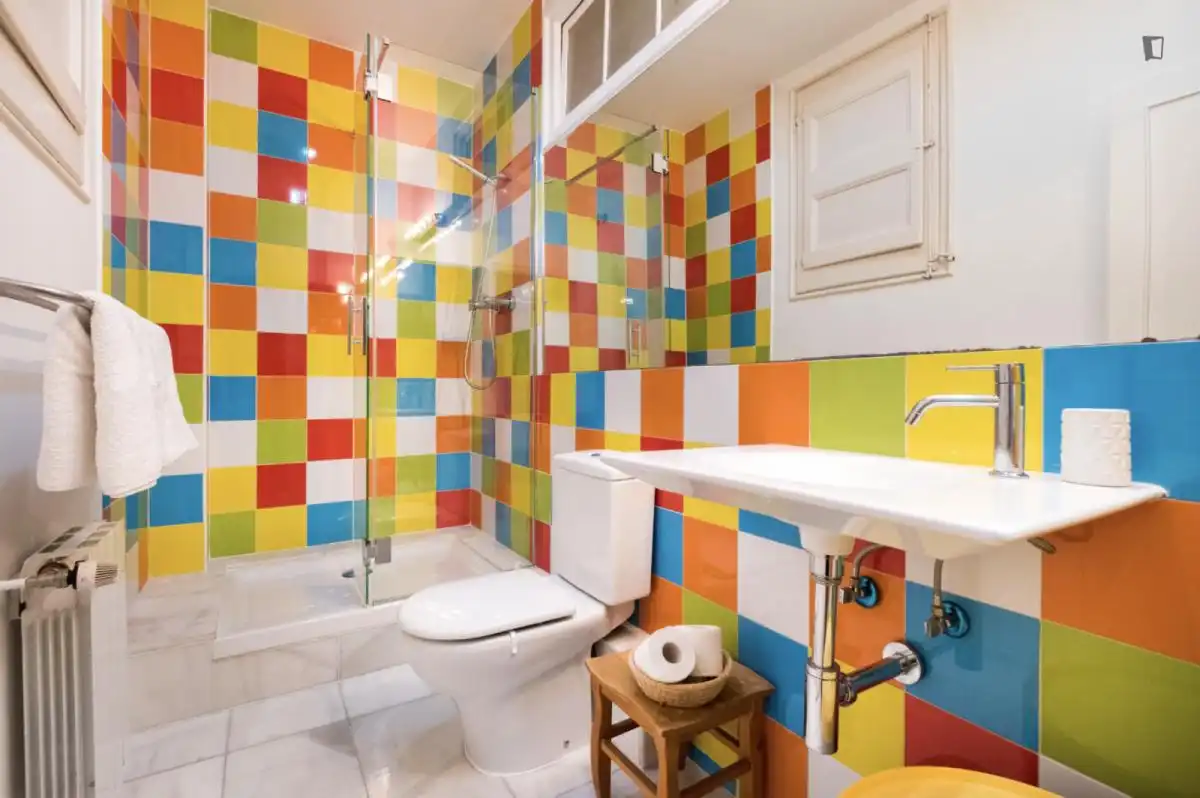 Bathroom of Study for rent in Barcelona  with Heating, Furnished and Washing machine