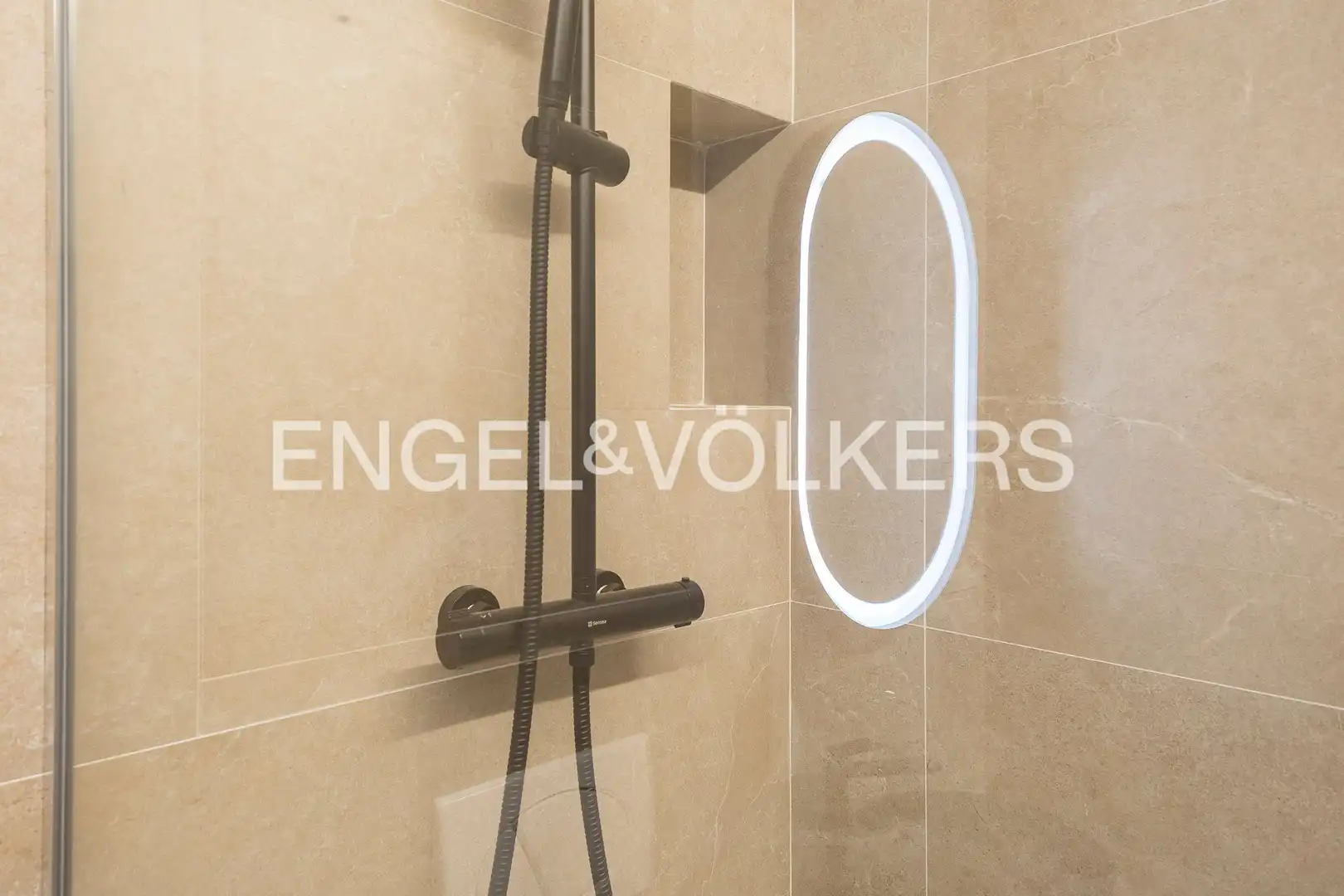 Baño de Apartamento en venta en Barcelona con Aire acondicionado, Calefacción y Terraza