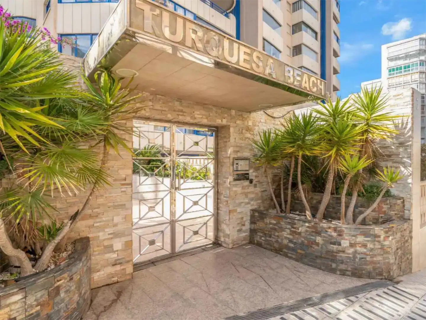 Außenansicht von Wohnung zur Miete in Calpe / Calp mit Klimaanlage, Schwimmbad und Möbliert