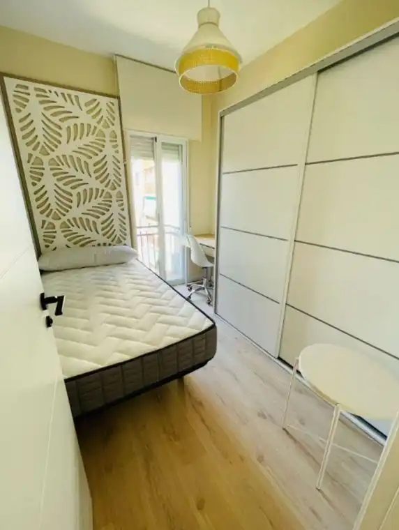 Bedroom of Flat for rent in Granada  with Air Conditioner, Furnished and Oven