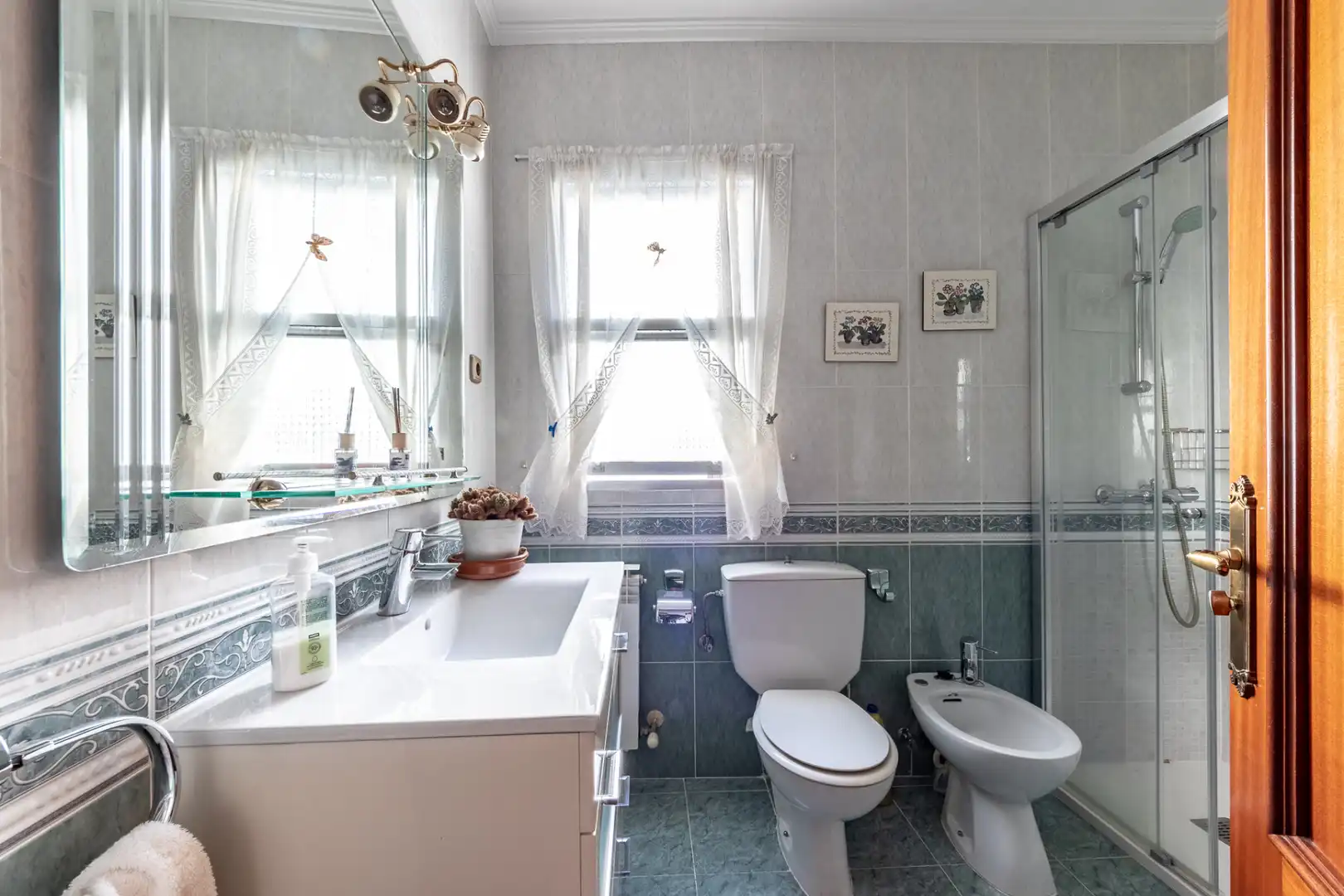 Baño de Piso en venta en Bilbao  con Calefacción, Terraza y Amueblado