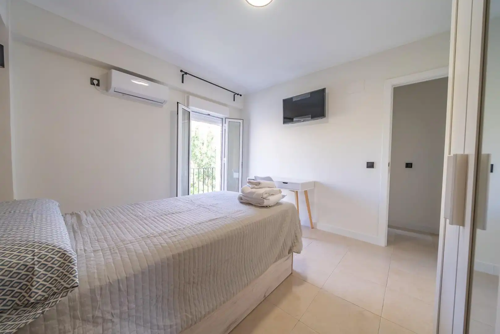 Schlafzimmer von Wohnung zur untervermieten in Sevilla mit Klimaanlage, Terrasse und Möbliert