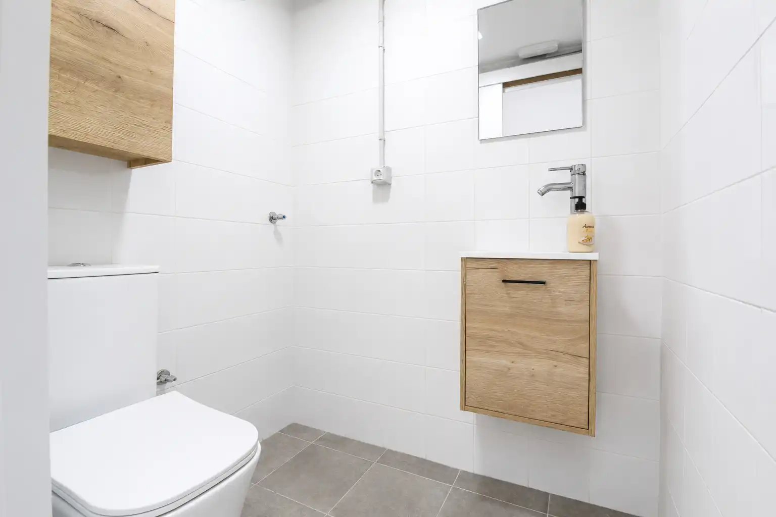 Bathroom of Commercial properties for rent in Las Palmas de Gran Canaria