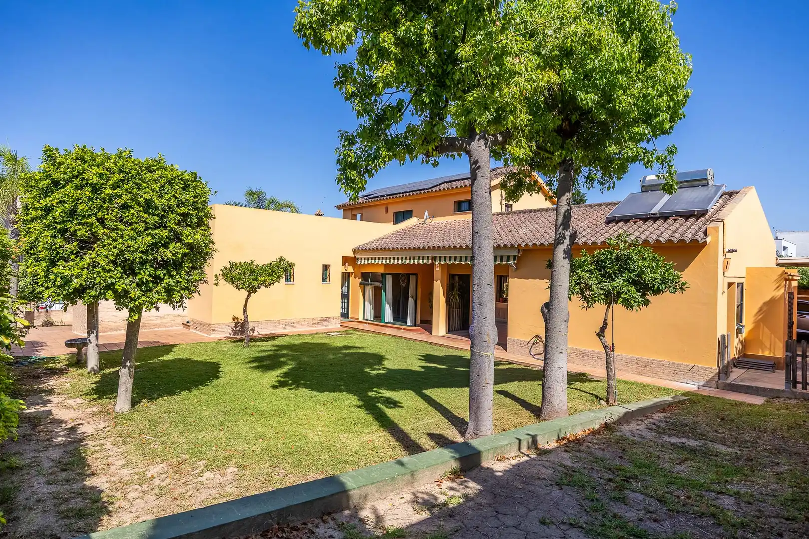 Chalet con jardín en venta en Valencina de la Concepción, imagen 7