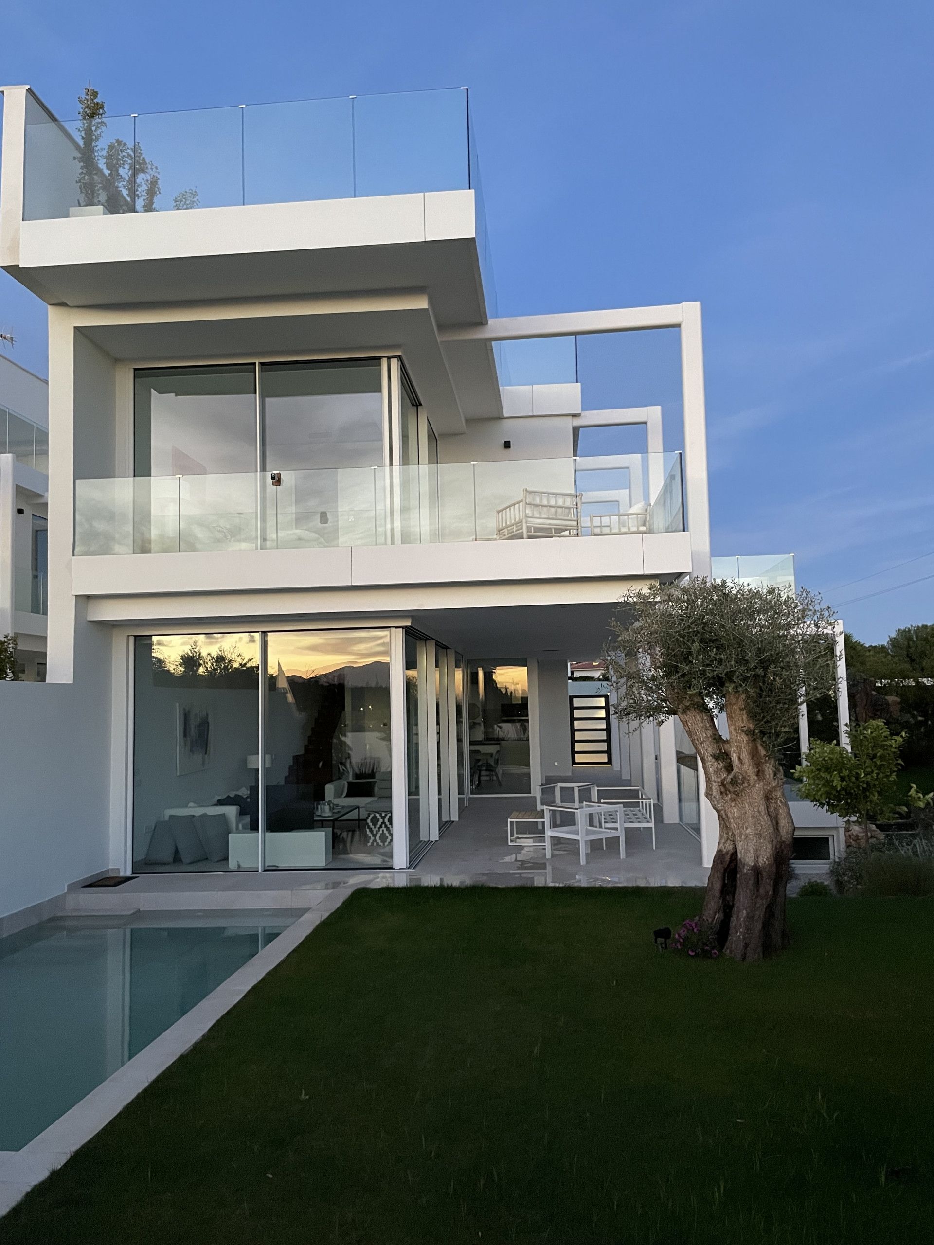 Vista exterior de Casa o chalet en venta en Marbella con Aire acondicionado, Jardín privado y Terraza