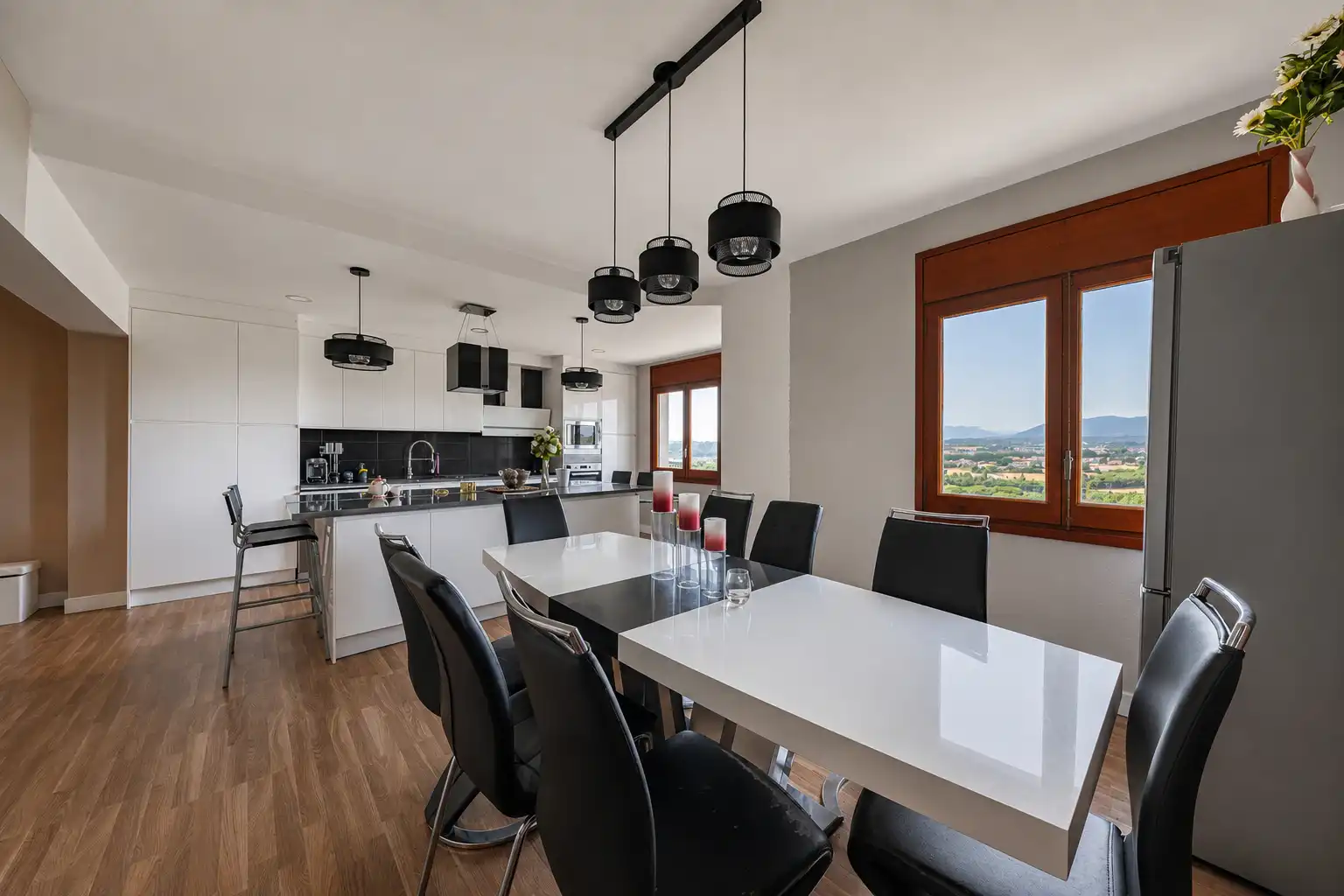Comedor de Casa o chalet en venta en Llinars del Vallès con Aire acondicionado, Calefacción y Jardín privado