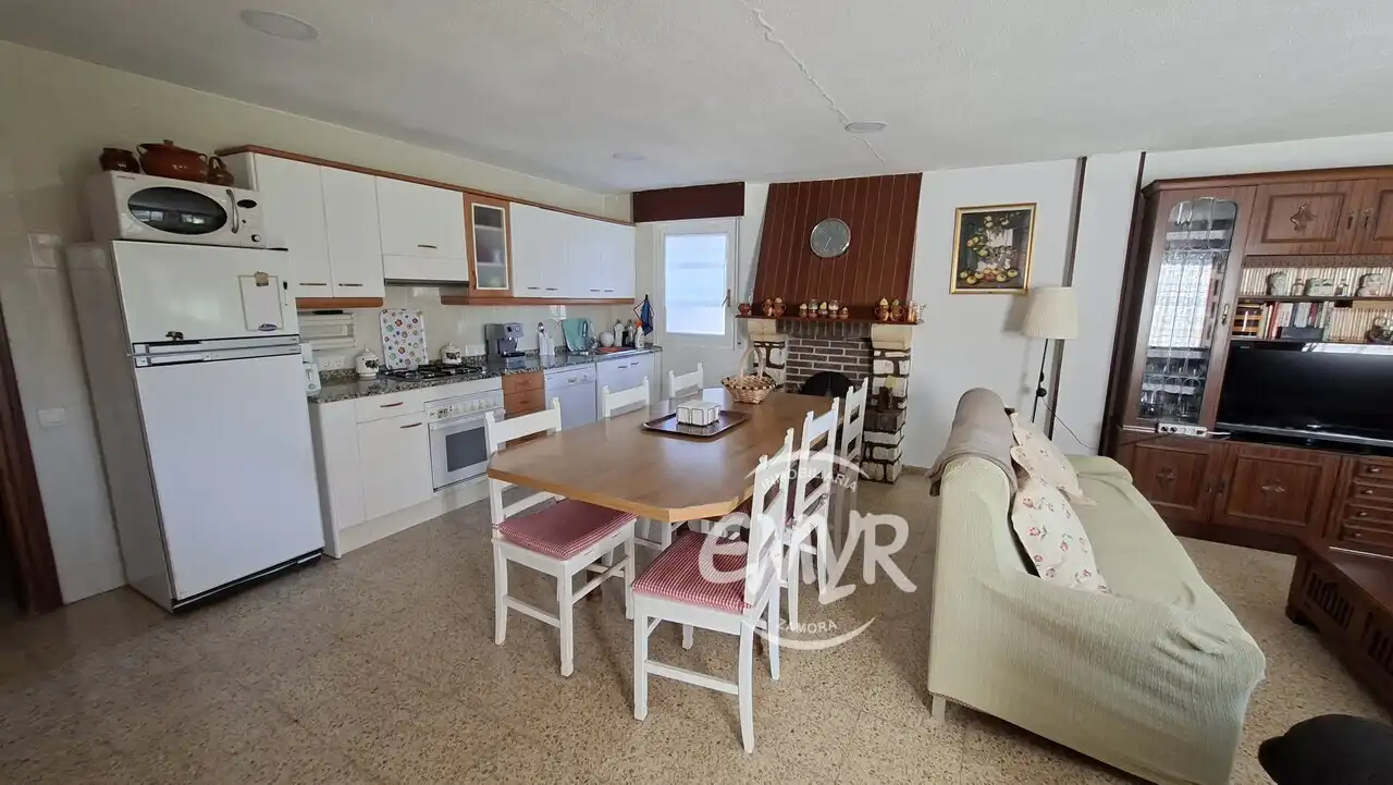 Menjador de Casa o xalet en venda en Zamora Capital  amb Calefacció, Jardí privat i Parquet
