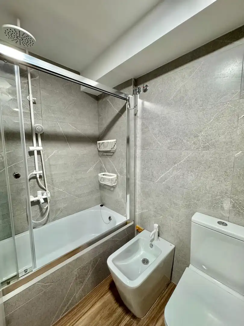 Baño de Piso de alquiler en Valencia con Aire acondicionado y Calefacción