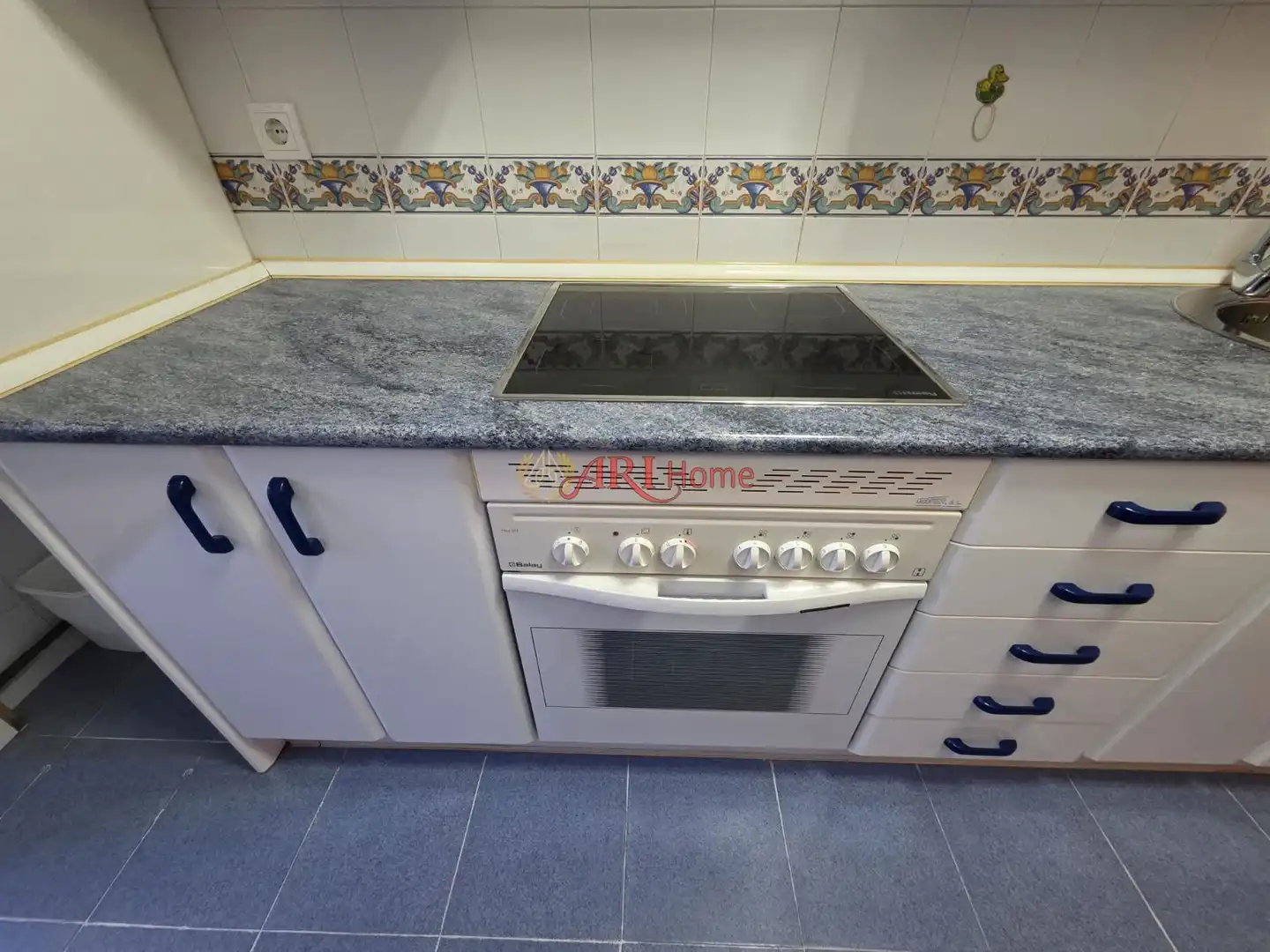Kitchen of Flat for sale in Fuenlabrada  with Air Conditioner, Heating and Swimming Pool