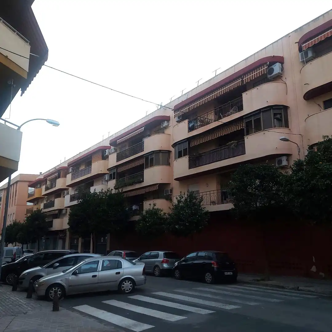 Vista exterior de Local en venta en Sevilla con Aire acondicionado