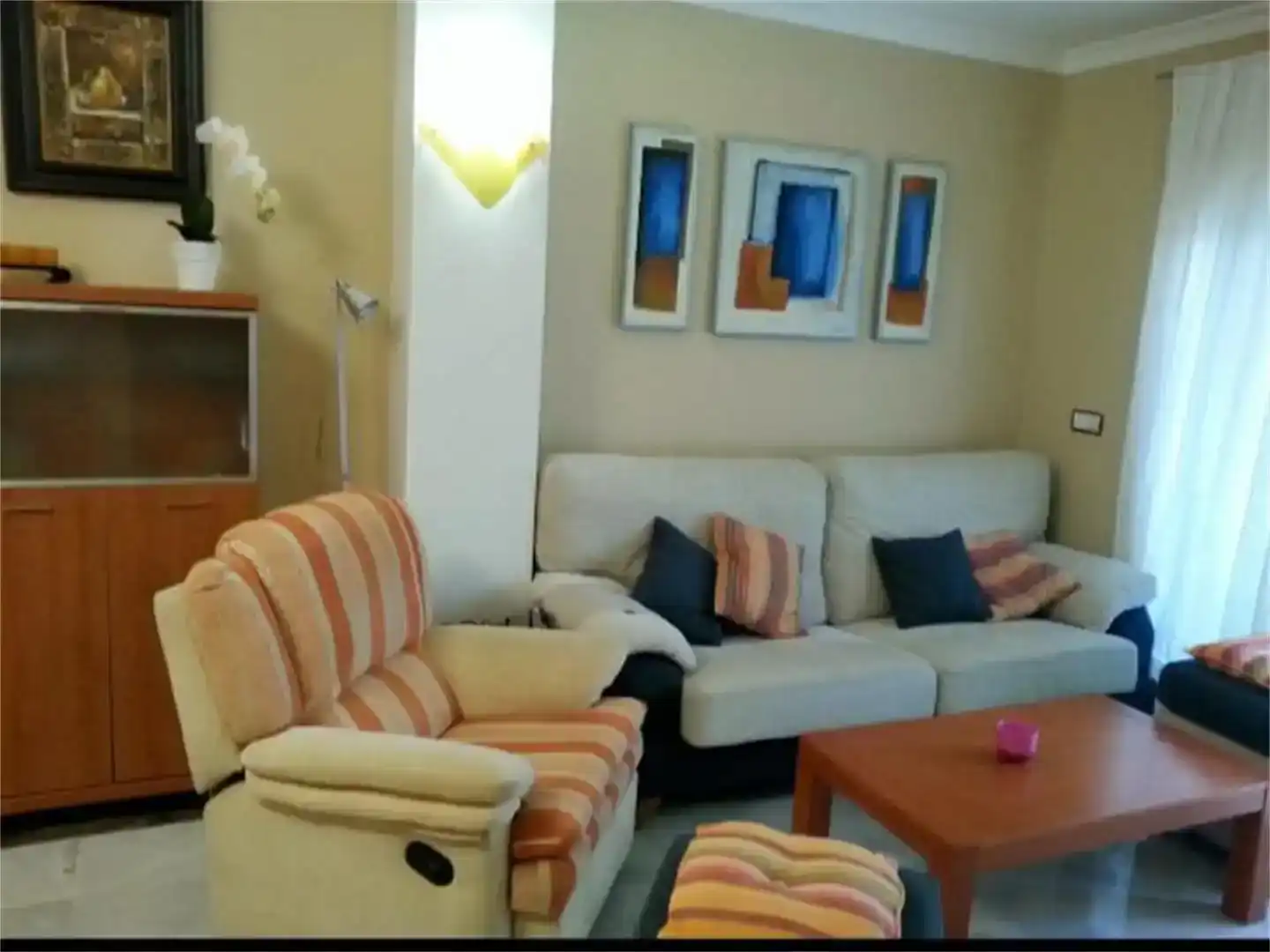 Sala d'estar de Pis en venda en Rota amb Aire condicionat i Piscina