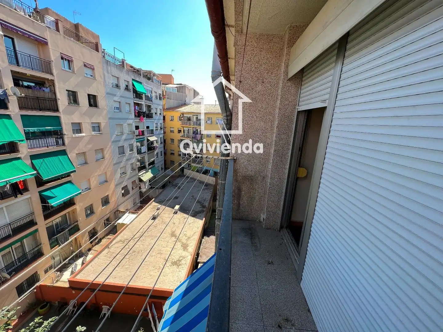 Vista exterior de Ático en venta en Barberà del Vallès con Calefacción y Terraza