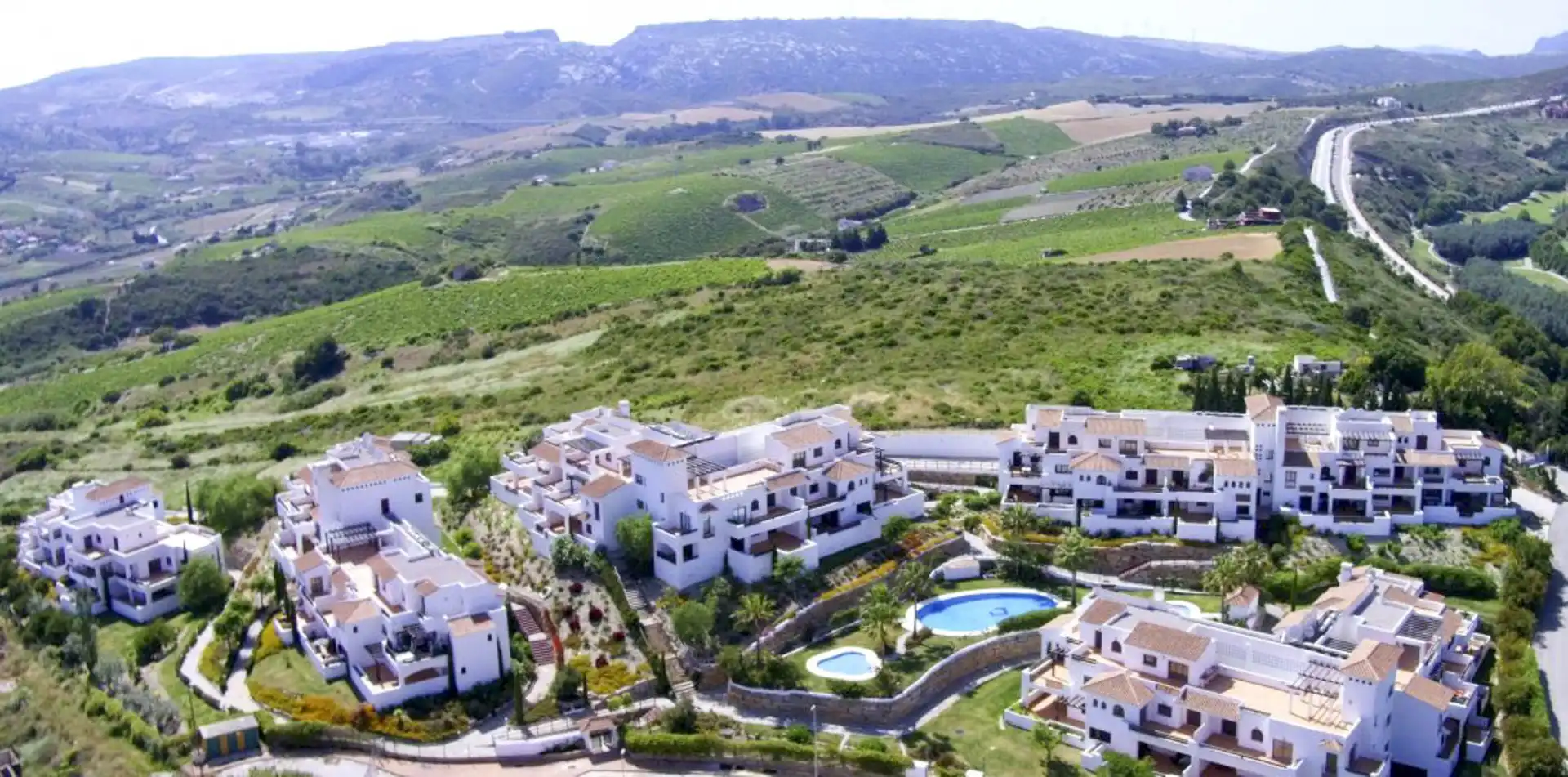 Vista exterior de Apartament en venda en Casares amb Aire condicionat, Terrassa i Piscina