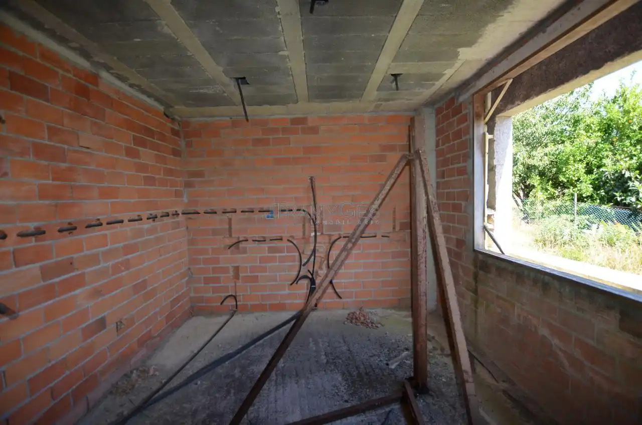 Casa o xalet en venda en Redondela amb Jardí privat, Terrassa i Traster