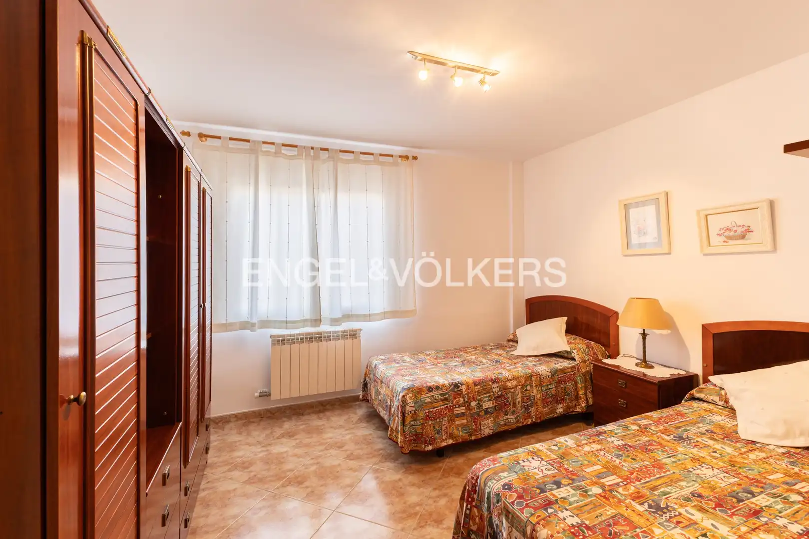 Dormitori de Casa o xalet en venda en Pineda de Mar amb Aire condicionat, Calefacció i Parquet