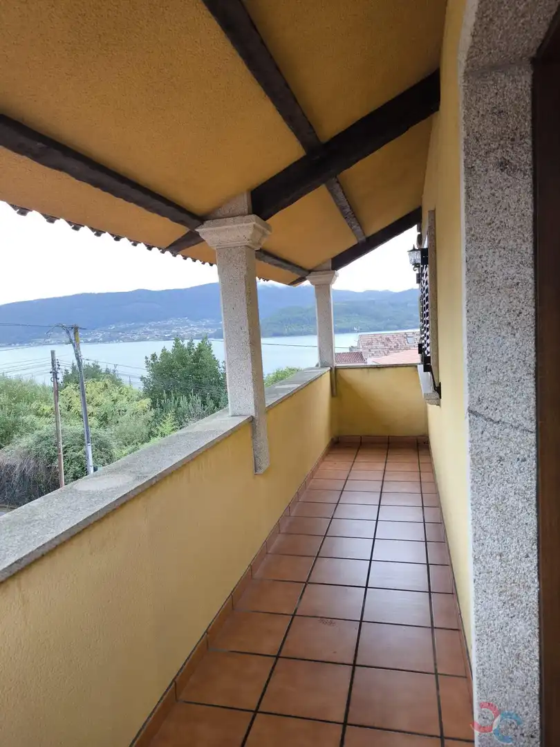 Terrassa de Casa o xalet en venda en Redondela amb Piscina