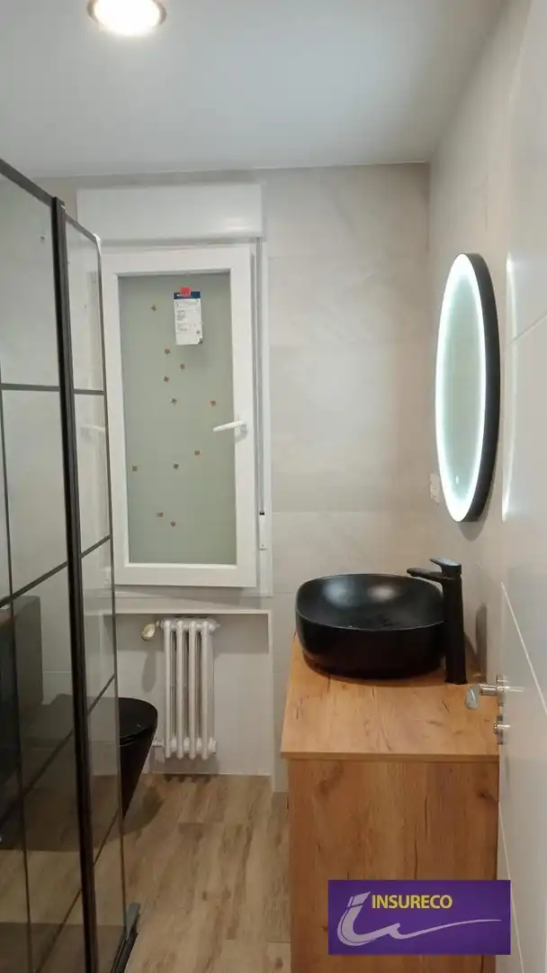 Baño de Piso en venta en León Capital  con Calefacción y Terraza