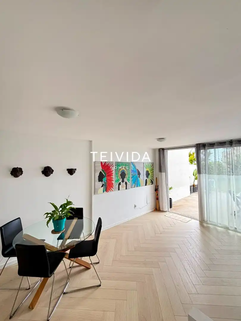 Sala d'estar de Casa adosada de lloguer en Puerto de la Cruz amb Terrassa, Traster i Piscina