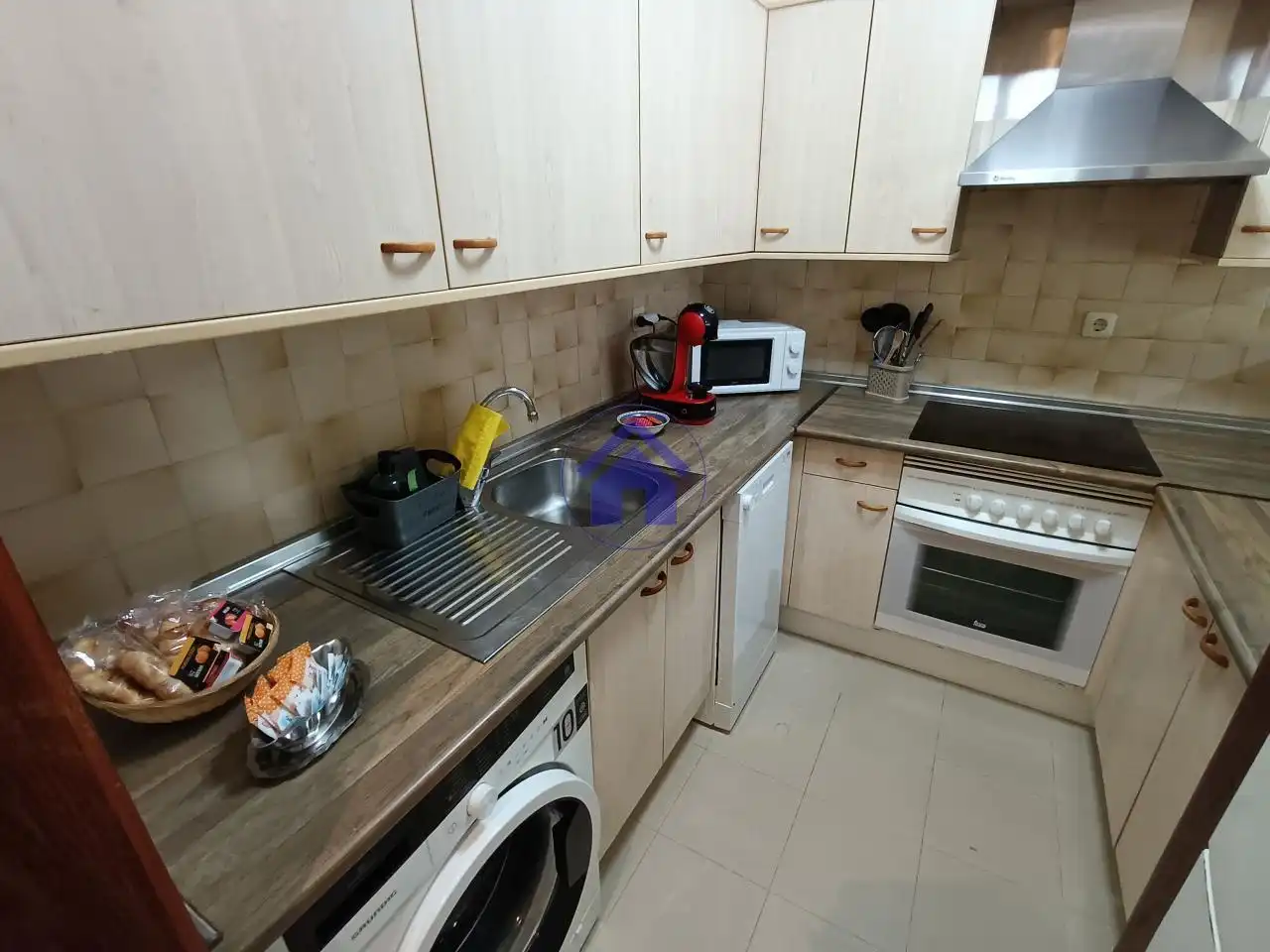 Cocina de Piso de alquiler en Vigo  con Calefacción, Parquet y Amueblado