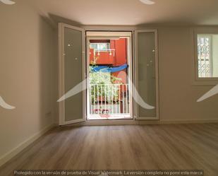 Bedroom of Building for sale in  Barcelona Capital