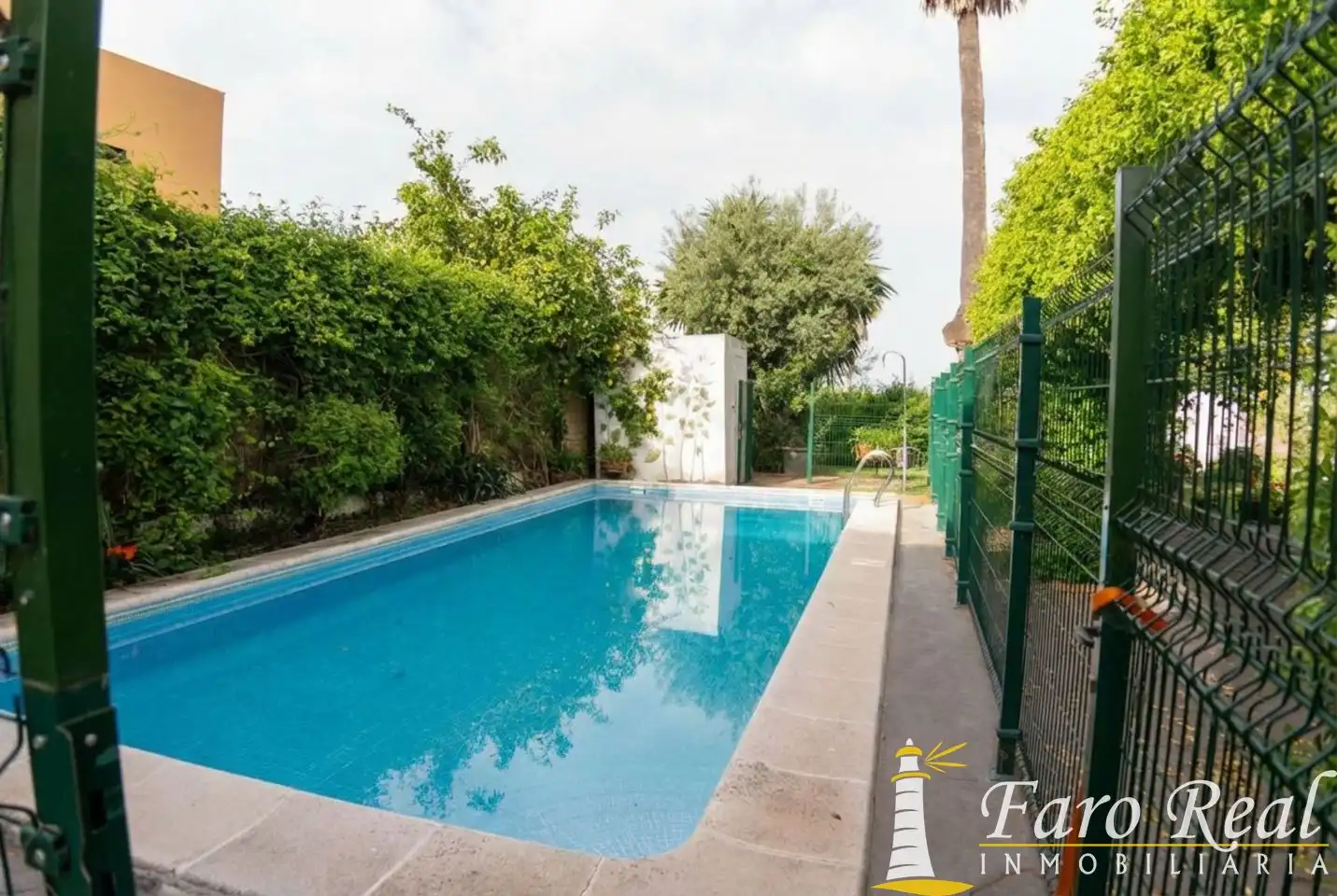 Piscina de Casa o xalet en venda en Sanlúcar de Barrameda amb Aire condicionat, Jardí privat i Terrassa